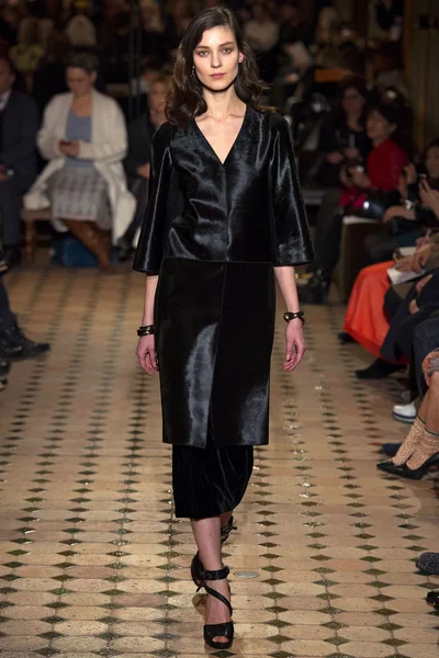 Look 38